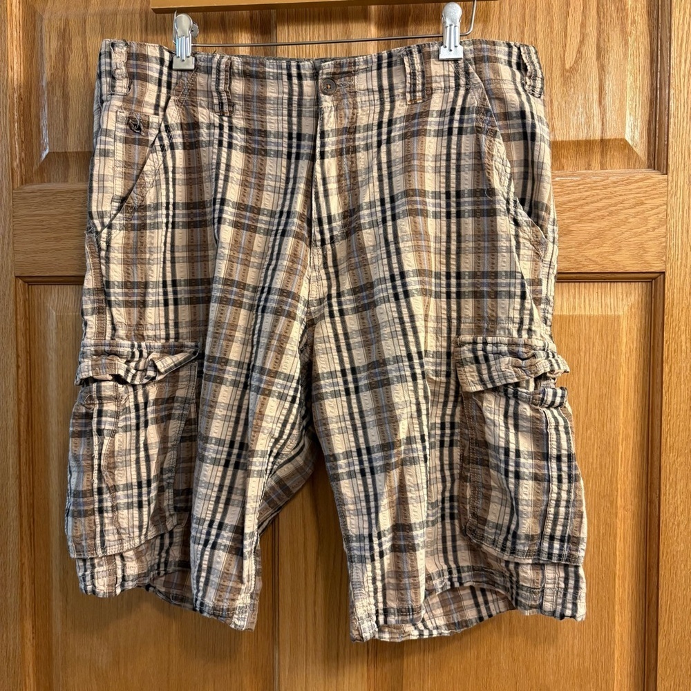 W.R.K. Materials Co Brown Plaid Cargo Shorts Men’s Size 34 - Loose Baggy Casual